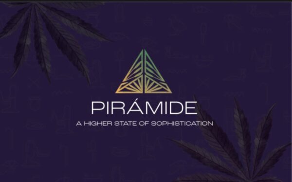 Piramide social club