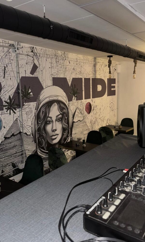 Piramide social club - Imagen 2